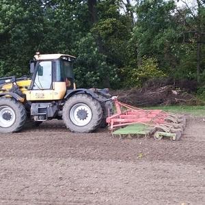 usługi koparką, prace w polu